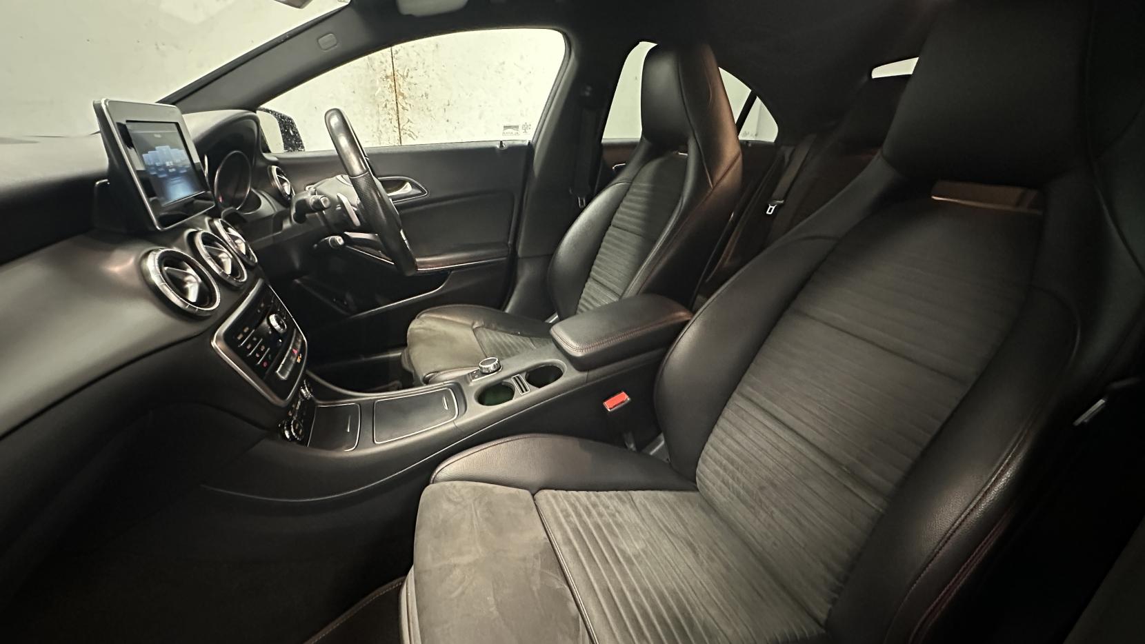 Mercedes-Benz CLA 2.1 CLA220d AMG Line Coupe 4dr Diesel 7G-DCT Euro 6 (s/s) (177 ps)