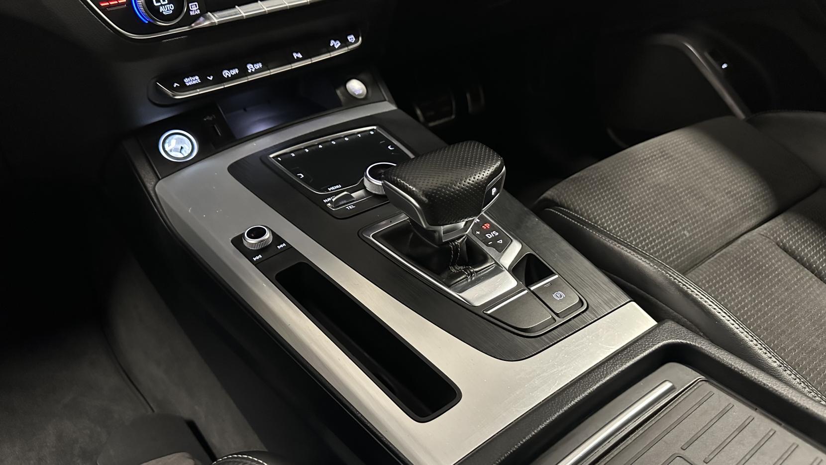 Audi Q5 2.0 TDI S line SUV 5dr Diesel S Tronic quattro Euro 6 (s/s) (190 ps)