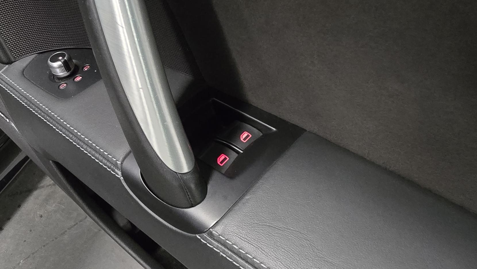 Audi TT 2.0 TDI Black Edition Roadster 2dr Diesel Manual quattro Euro 5 (170 ps)