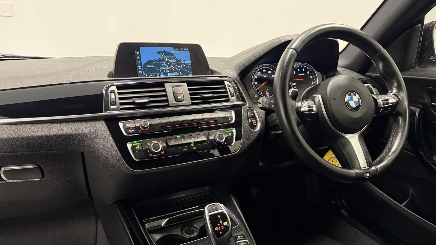 BMW 2 Series 2.0 220i M Sport Coupe 2dr Petrol Auto Euro 6 (s/s) (184 ps)