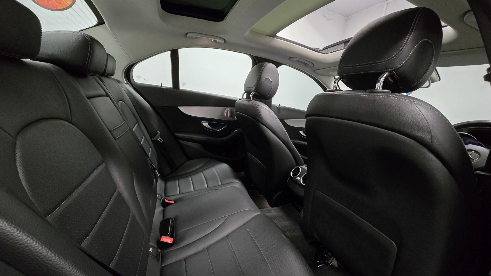 Mercedes-Benz C Class 2.0 C200 Sport (Premium Plus) Saloon 4dr Petrol G-Tronic+ 4MATIC Euro 6 (s/s) (184 ps)