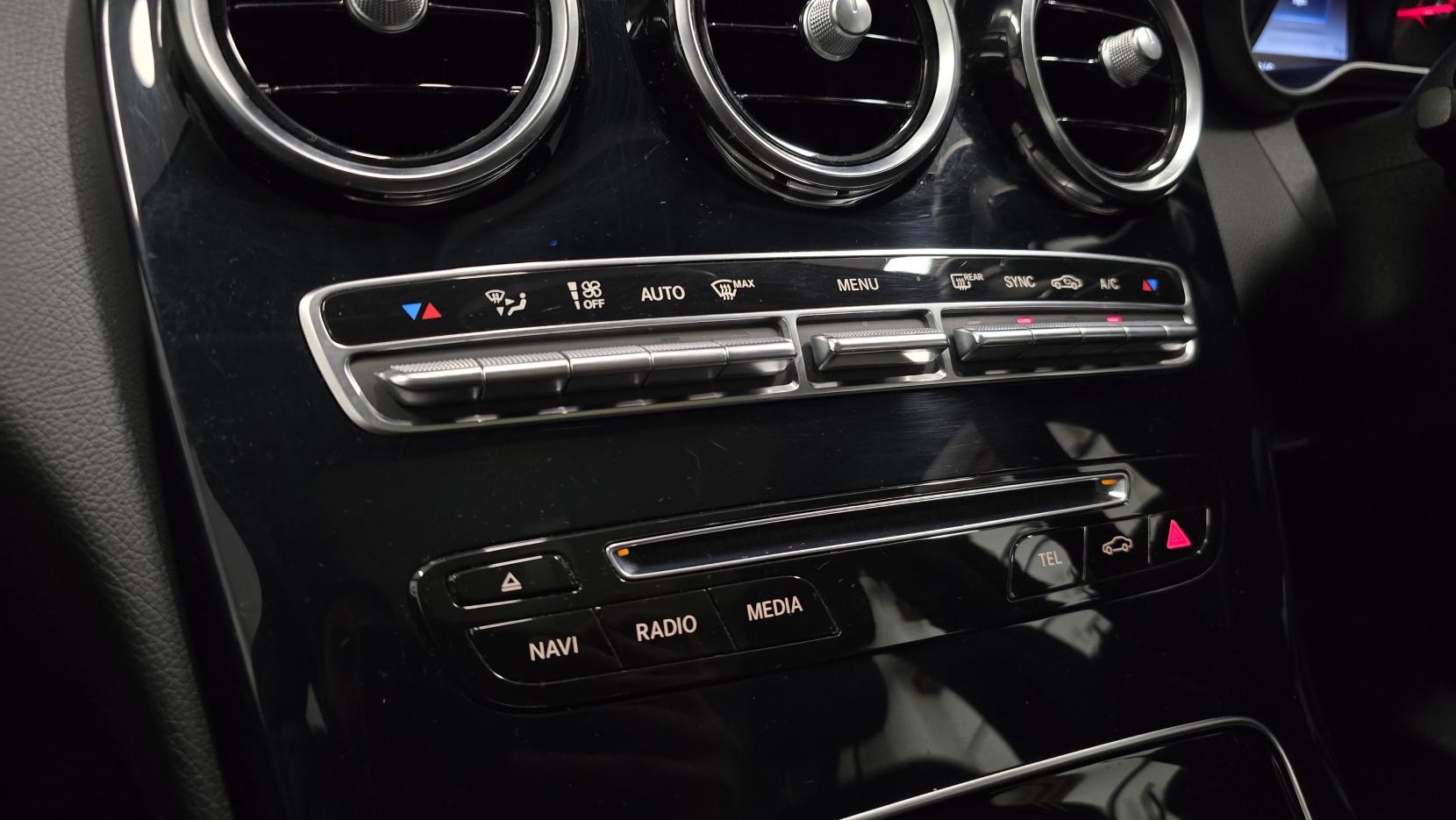 Mercedes-Benz C Class 2.0 C200 Sport (Premium Plus) Saloon 4dr Petrol G-Tronic+ 4MATIC Euro 6 (s/s) (184 ps)