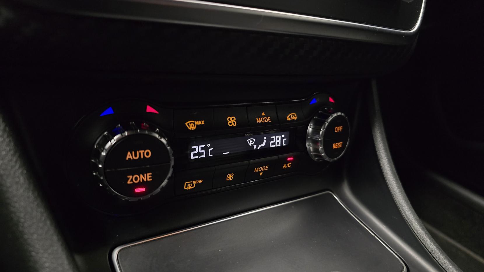 Mercedes-Benz A Class 1.6 A180 AMG Line (Premium) Hatchback 5dr Petrol Manual Euro 6 (s/s) (122 ps)