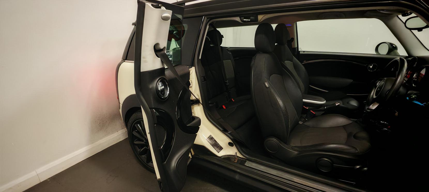MINI Clubman 1.6 Cooper Estate 5dr Petrol Steptronic Euro 4 (120 ps)