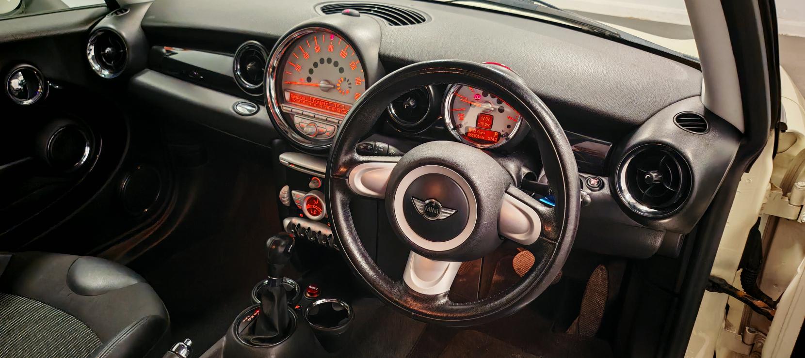 MINI Clubman 1.6 Cooper Estate 5dr Petrol Steptronic Euro 4 (120 ps)