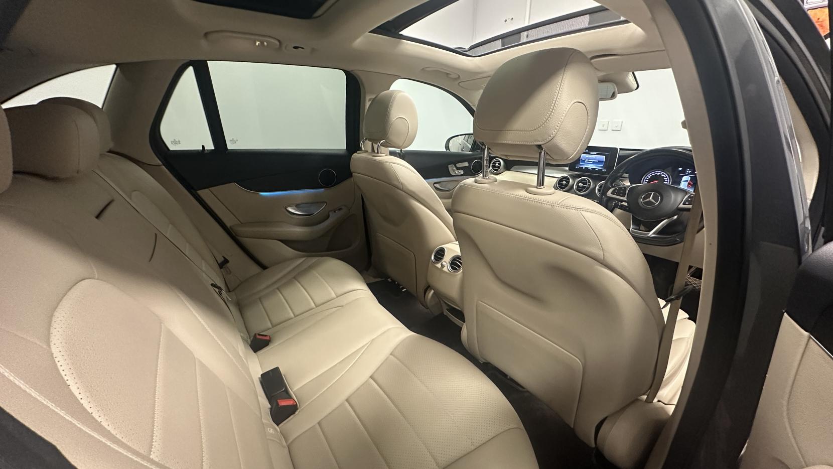 Mercedes-Benz GLC 2.1 GLC220d Sport (Premium) SUV 5dr Diesel G-Tronic+ 4MATIC Euro 6 (s/s) (170 ps)