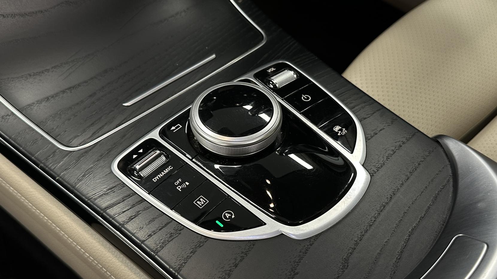 Mercedes-Benz GLC 2.1 GLC220d Sport (Premium) SUV 5dr Diesel G-Tronic+ 4MATIC Euro 6 (s/s) (170 ps)
