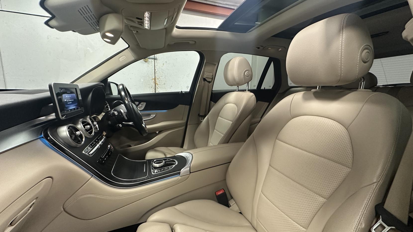 Mercedes-Benz GLC 2.1 GLC220d Sport (Premium) SUV 5dr Diesel G-Tronic+ 4MATIC Euro 6 (s/s) (170 ps)