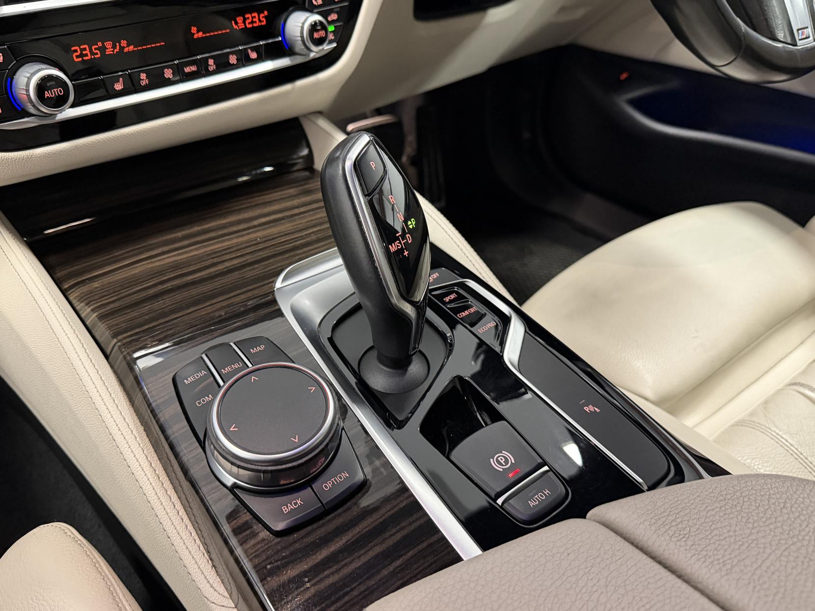 BMW 5 Series 3.0 530d M Sport Saloon 4dr Diesel Auto Euro 6 (s/s) (265 ps)