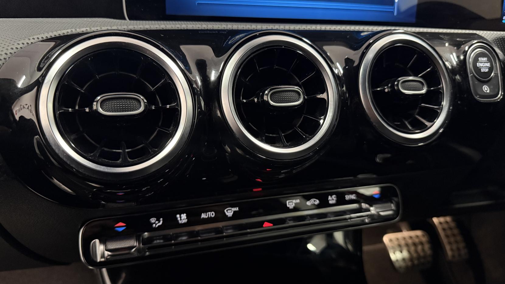 Mercedes-Benz A Class 1.5 A180d AMG Line (Executive) Hatchback 5dr Diesel 7G-DCT Euro 6 (s/s) (116 ps)