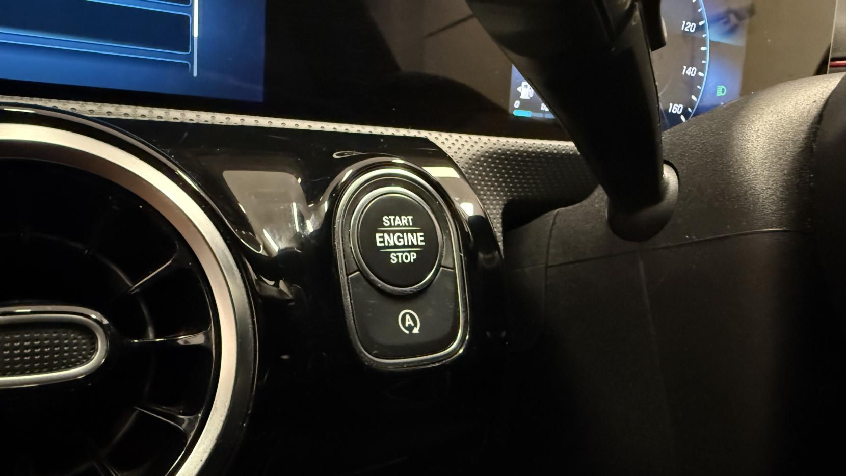 Mercedes-Benz A Class 1.5 A180d AMG Line (Executive) Hatchback 5dr Diesel 7G-DCT Euro 6 (s/s) (116 ps)