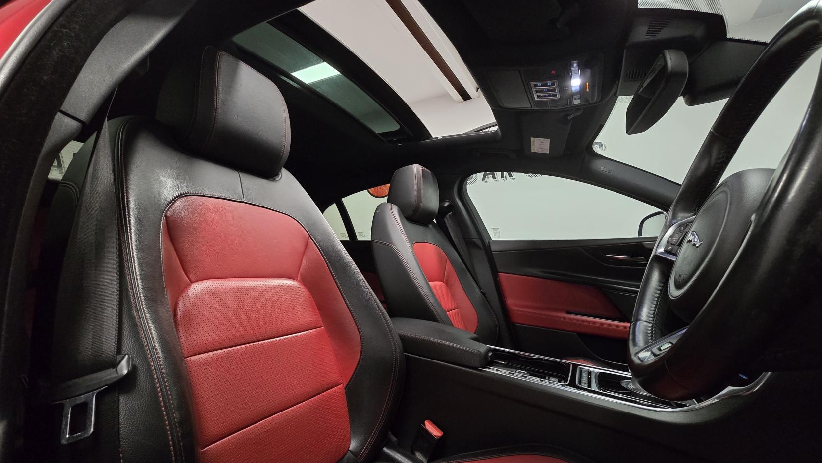 Jaguar XE 2.0 GTDi R-Sport Saloon 4dr Petrol Auto Euro 6 (s/s) (200 ps)