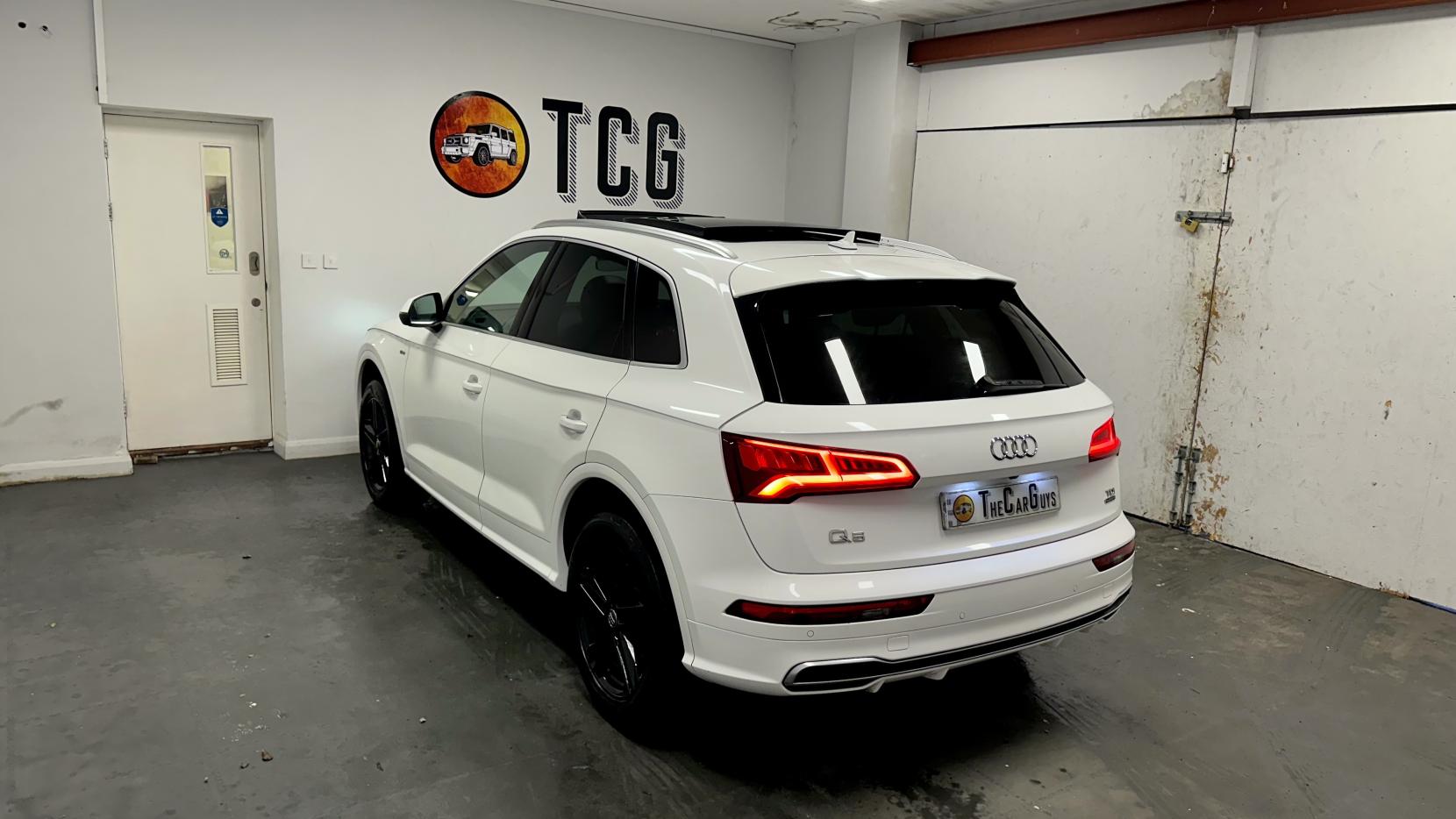 Audi Q5 2.0 TDI S line SUV 5dr Diesel S Tronic quattro Euro 6 (s/s) (190 ps)
