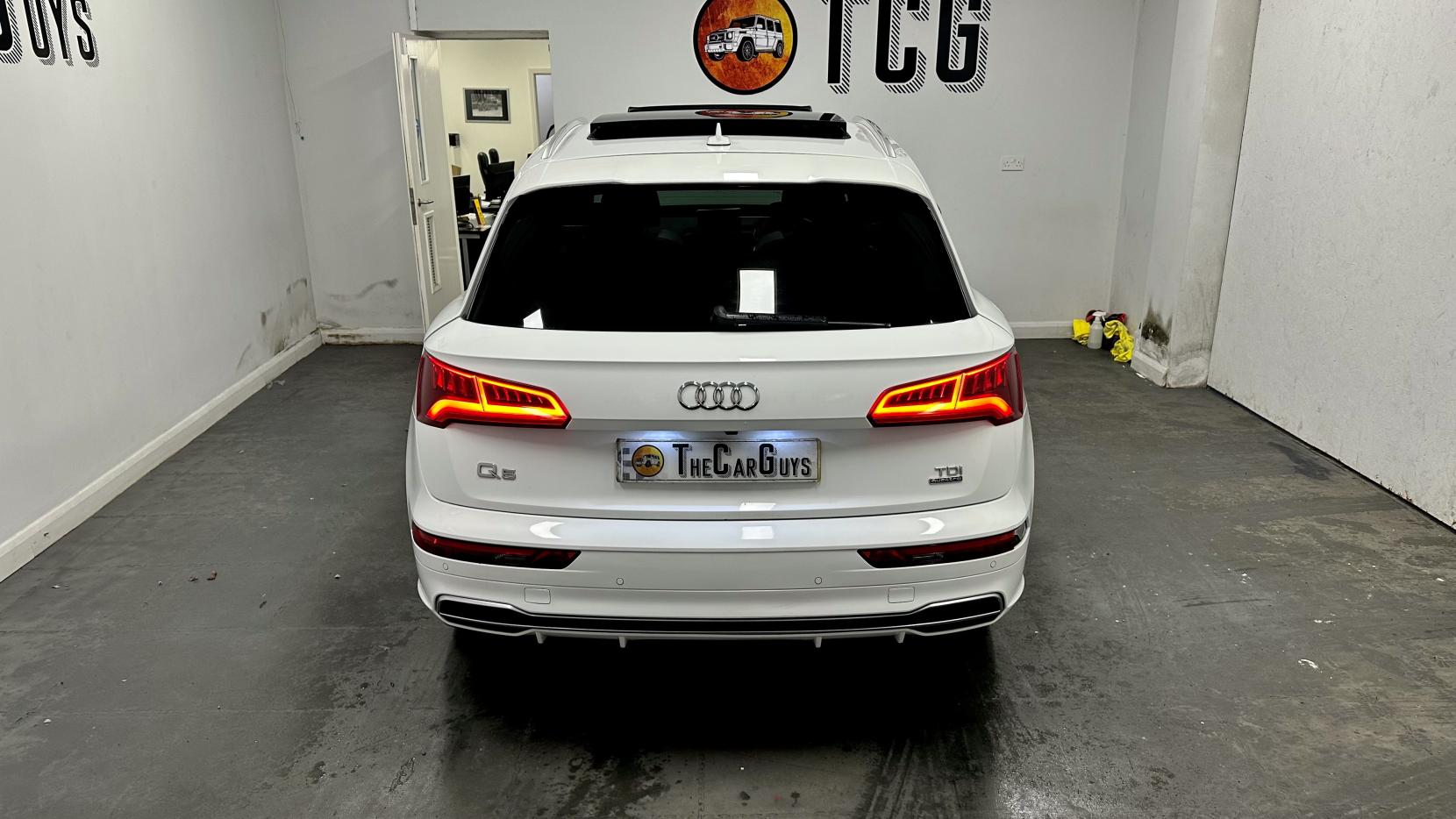 Audi Q5 2.0 TDI S line SUV 5dr Diesel S Tronic quattro Euro 6 (s/s) (190 ps)