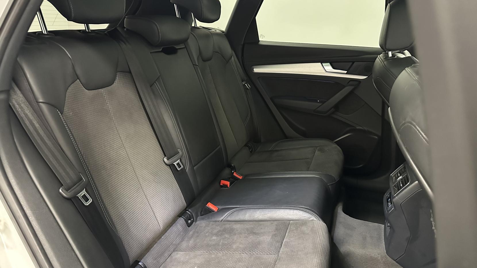 Audi Q5 2.0 TDI S line SUV 5dr Diesel S Tronic quattro Euro 6 (s/s) (190 ps)