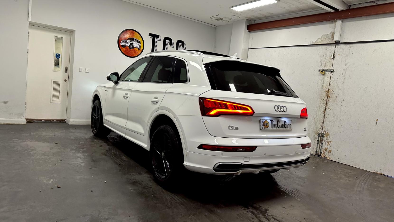 Audi Q5 2.0 TDI S line SUV 5dr Diesel S Tronic quattro Euro 6 (s/s) (190 ps)