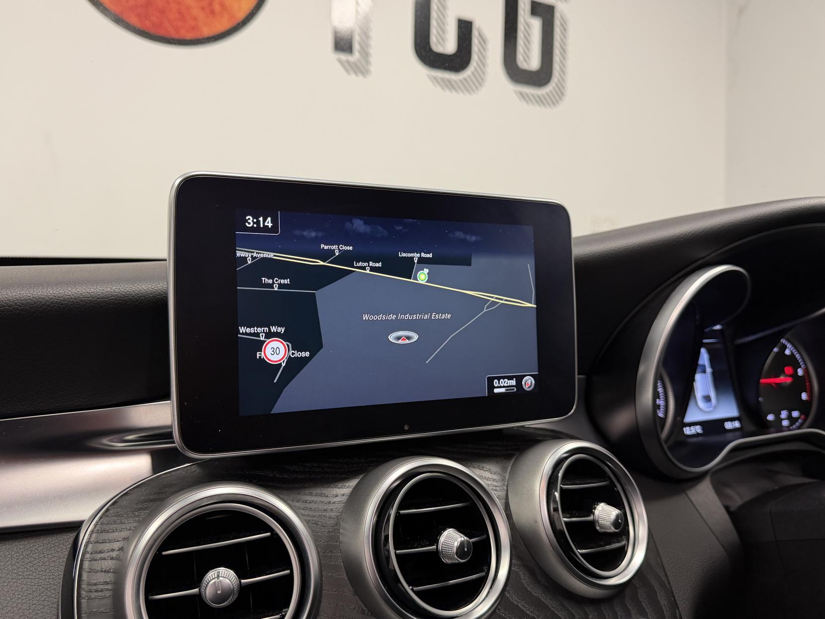 Mercedes-Benz C Class 2.1 C250d AMG Line (Premium Plus) Saloon 4dr Diesel G-Tronic+ Euro 6 (s/s) (204 ps)