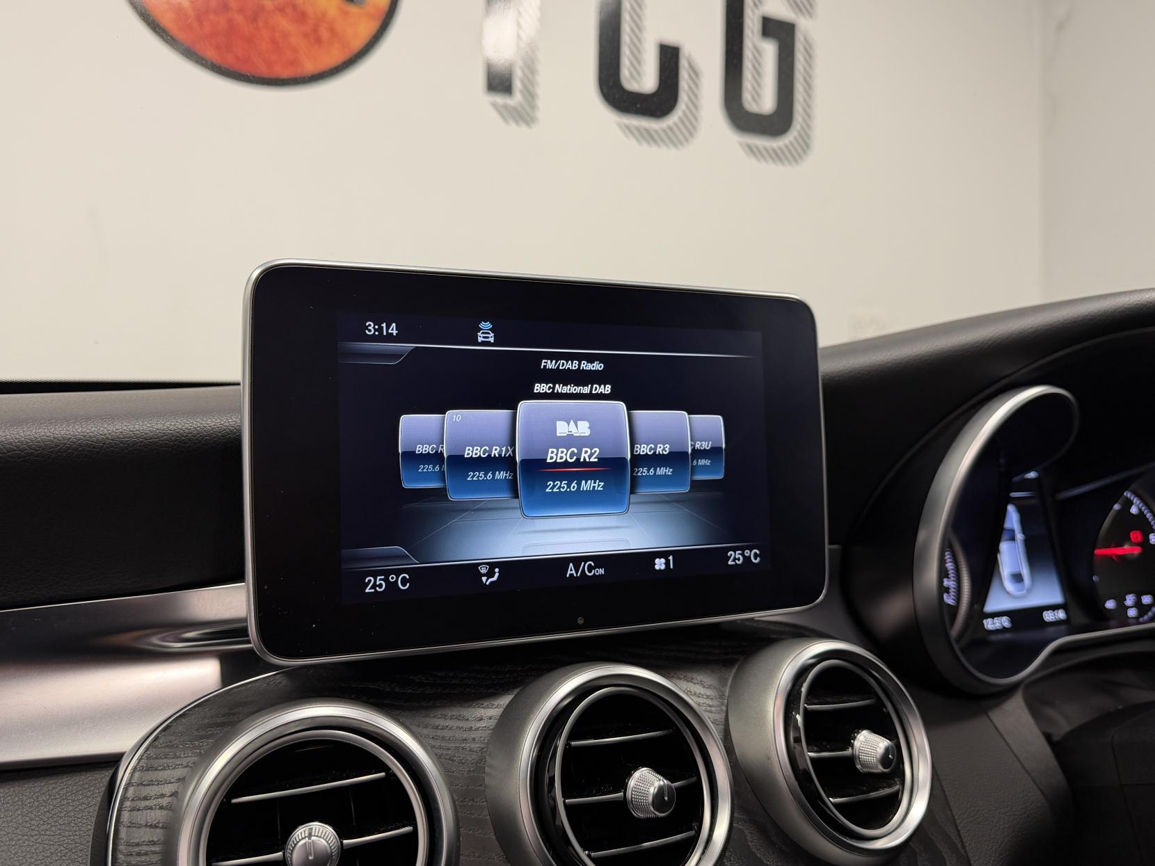 Mercedes-Benz C Class 2.1 C250d AMG Line (Premium Plus) Saloon 4dr Diesel G-Tronic+ Euro 6 (s/s) (204 ps)