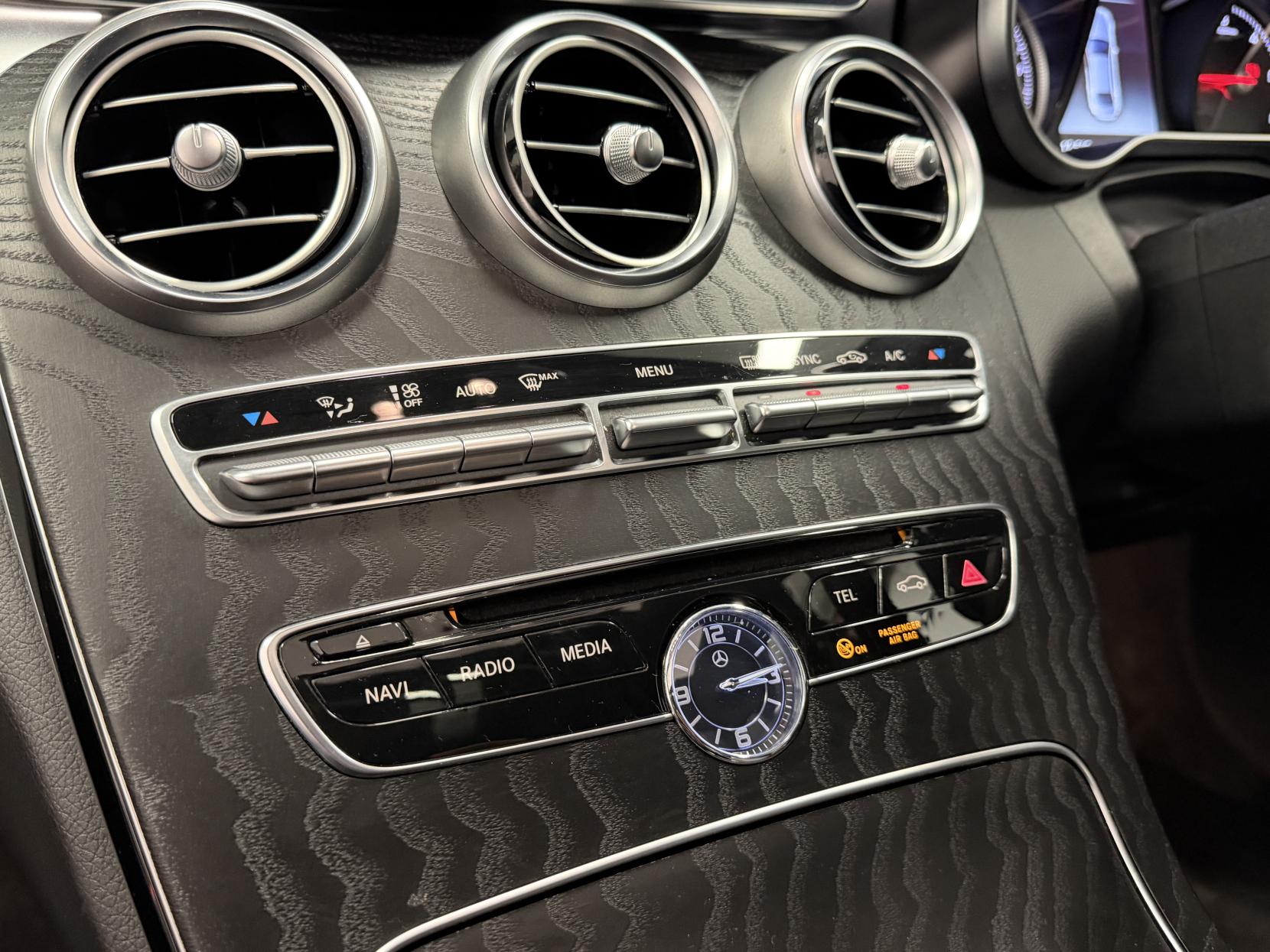 Mercedes-Benz C Class 2.1 C250d AMG Line (Premium Plus) Saloon 4dr Diesel G-Tronic+ Euro 6 (s/s) (204 ps)