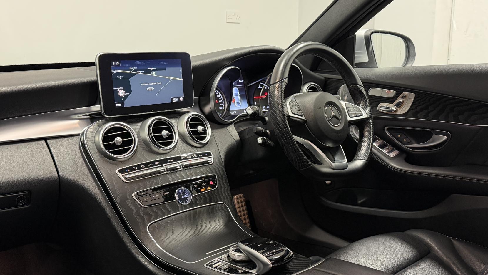 Mercedes-Benz C Class 2.1 C250d AMG Line (Premium Plus) Saloon 4dr Diesel G-Tronic+ Euro 6 (s/s) (204 ps)