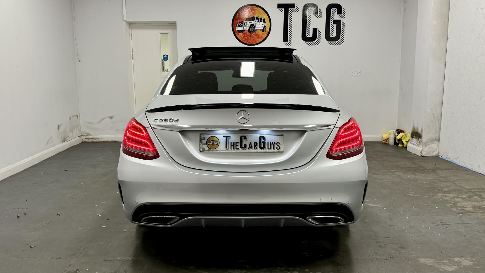 Mercedes-Benz C Class 2.1 C250d AMG Line (Premium Plus) Saloon 4dr Diesel G-Tronic+ Euro 6 (s/s) (204 ps)