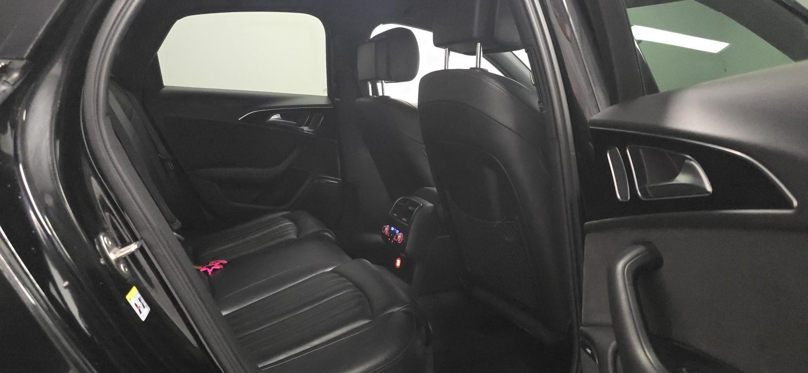 Audi A6 Saloon 2.0 TDI ultra Black Edition Saloon 4dr Diesel S Tronic Euro 6 (s/s) (190 ps)