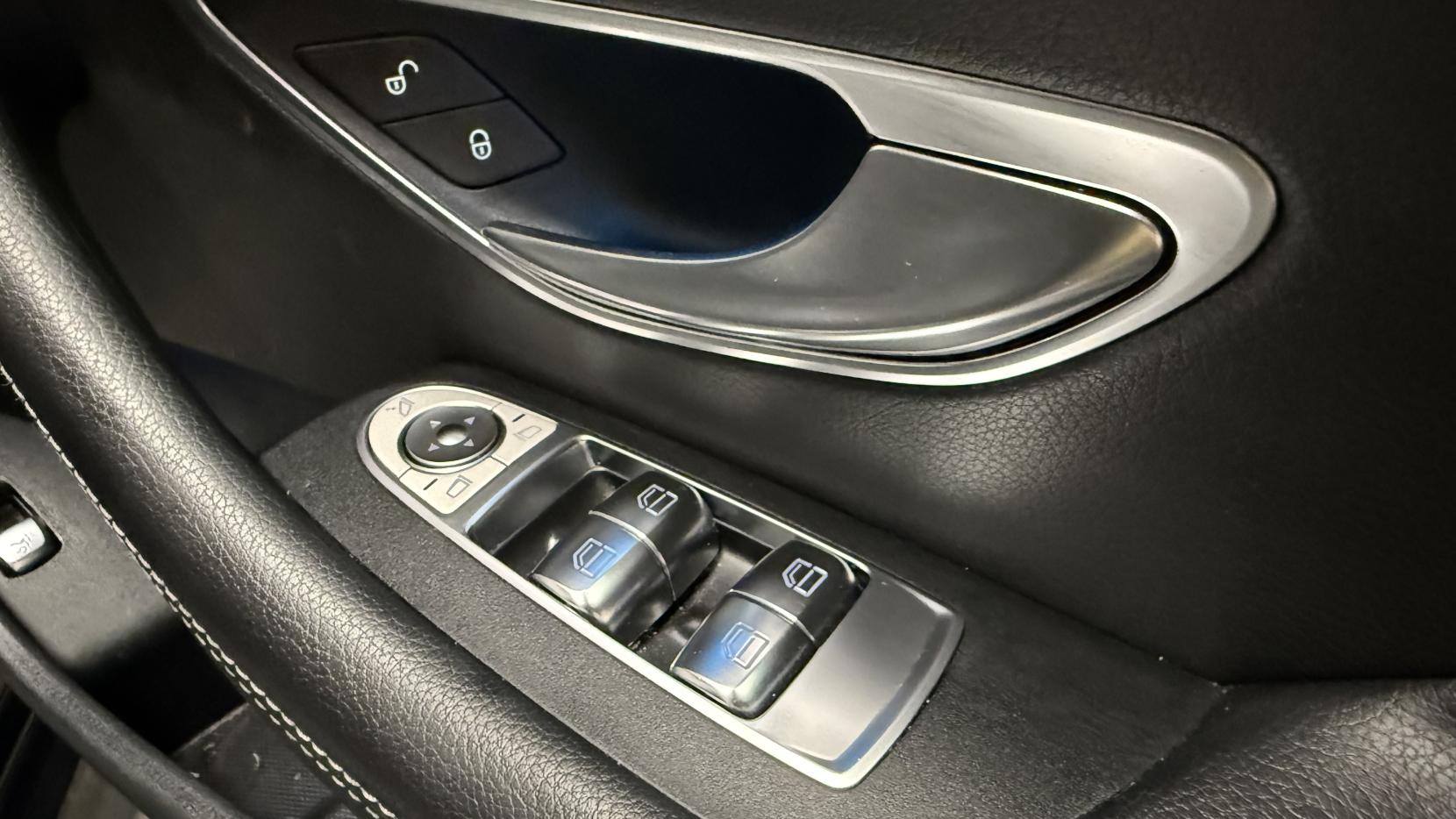 Mercedes-Benz E Class 2.0 E220d AMG Line (Premium Plus) Coupe 2dr Diesel G-Tronic+ Euro 6 (s/s) (194 ps)