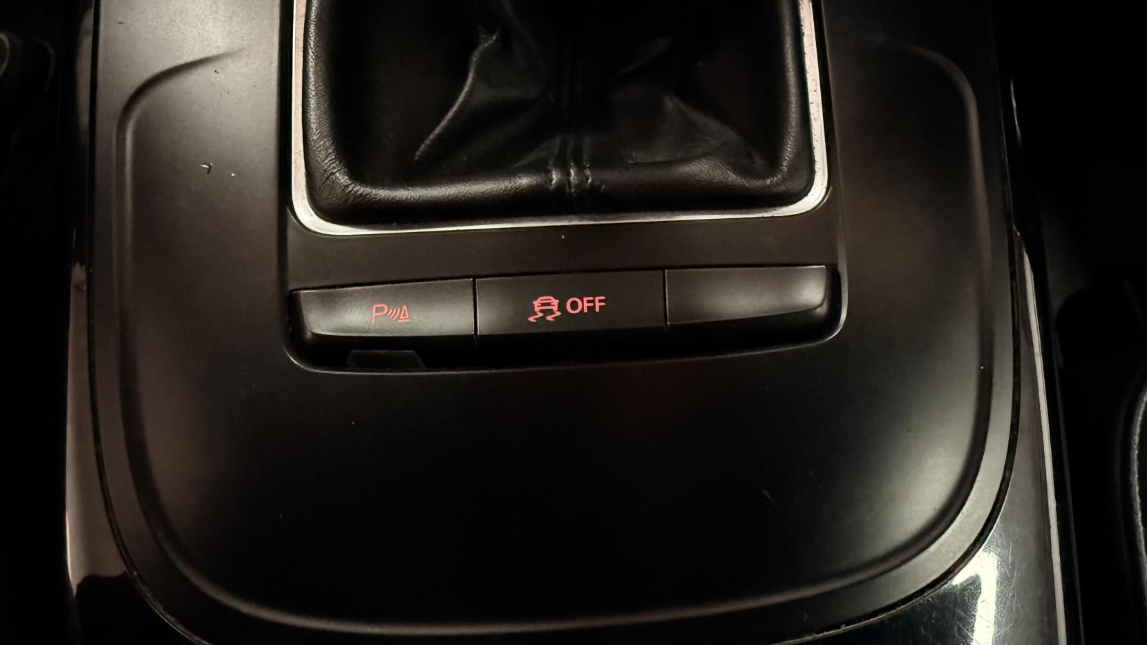 Audi A4 2.0 TDI Black Edition Saloon 4dr Diesel Manual Euro 5 (s/s) (143 ps)