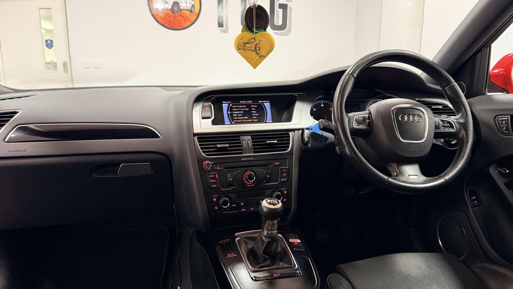 Audi A4 2.0 TDI Black Edition Saloon 4dr Diesel Manual Euro 5 (s/s) (143 ps)