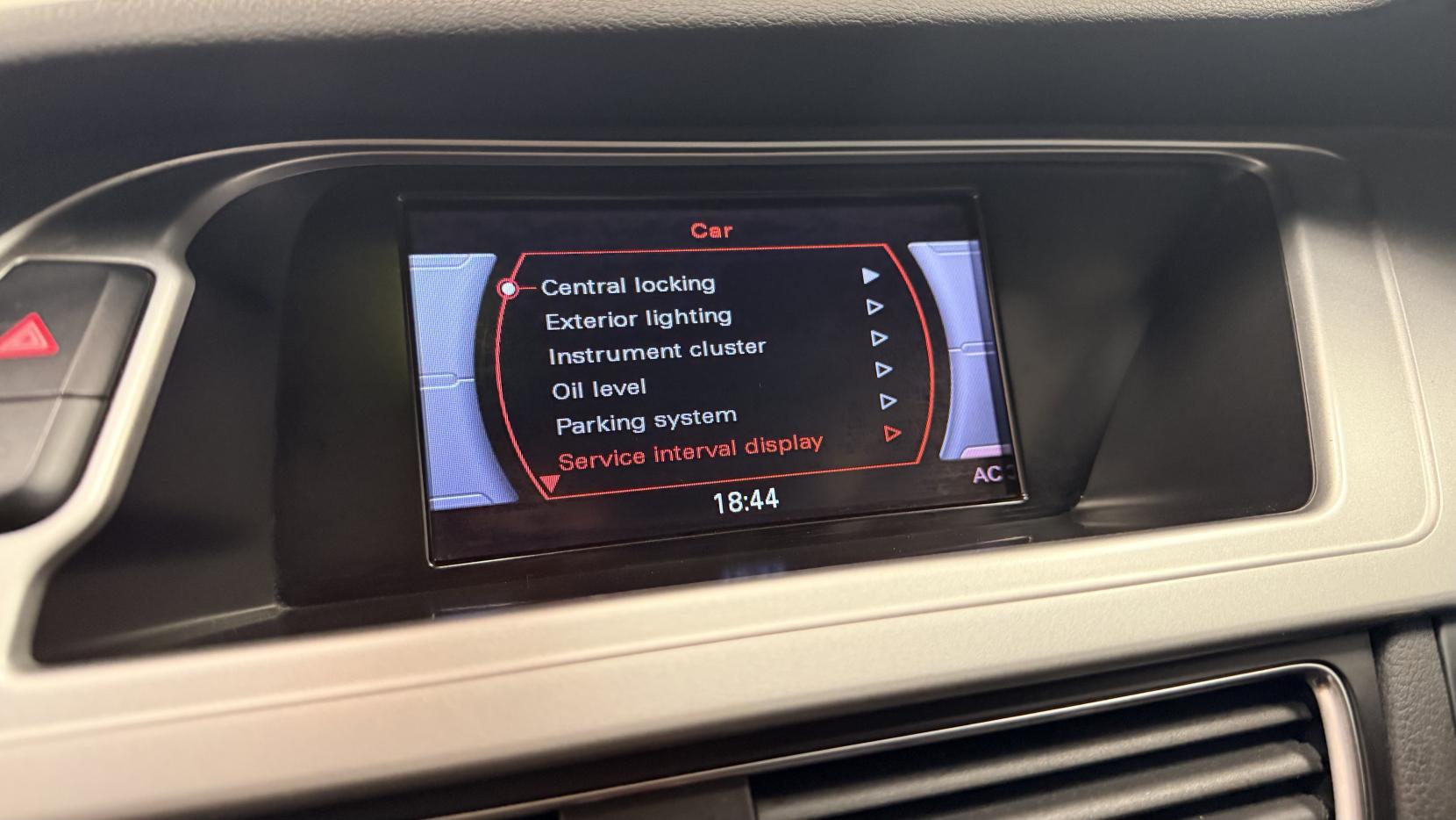 Audi A4 2.0 TDI Black Edition Saloon 4dr Diesel Manual Euro 5 (s/s) (143 ps)