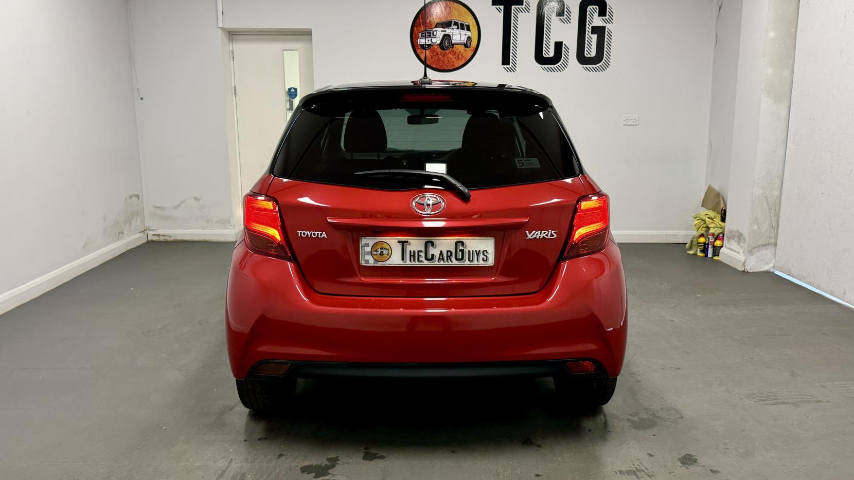 Toyota Yaris 1.33 Dual VVT-i Design Hatchback 5dr Petrol Manual Euro 6 (99 ps)