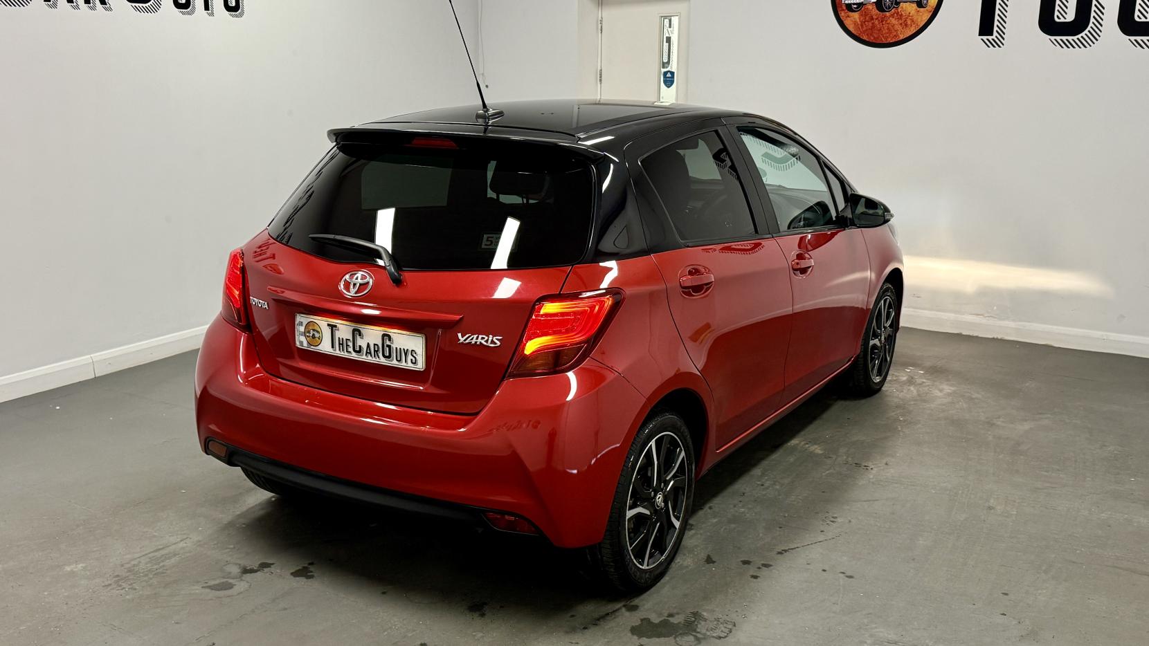 Toyota Yaris 1.33 Dual VVT-i Design Hatchback 5dr Petrol Manual Euro 6 (99 ps)
