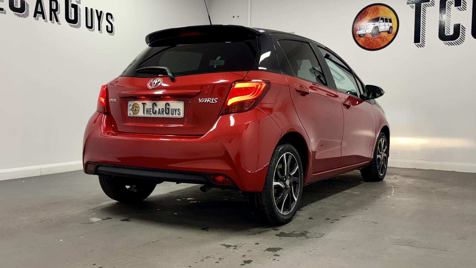 Toyota Yaris 1.33 Dual VVT-i Design Hatchback 5dr Petrol Manual Euro 6 (99 ps)