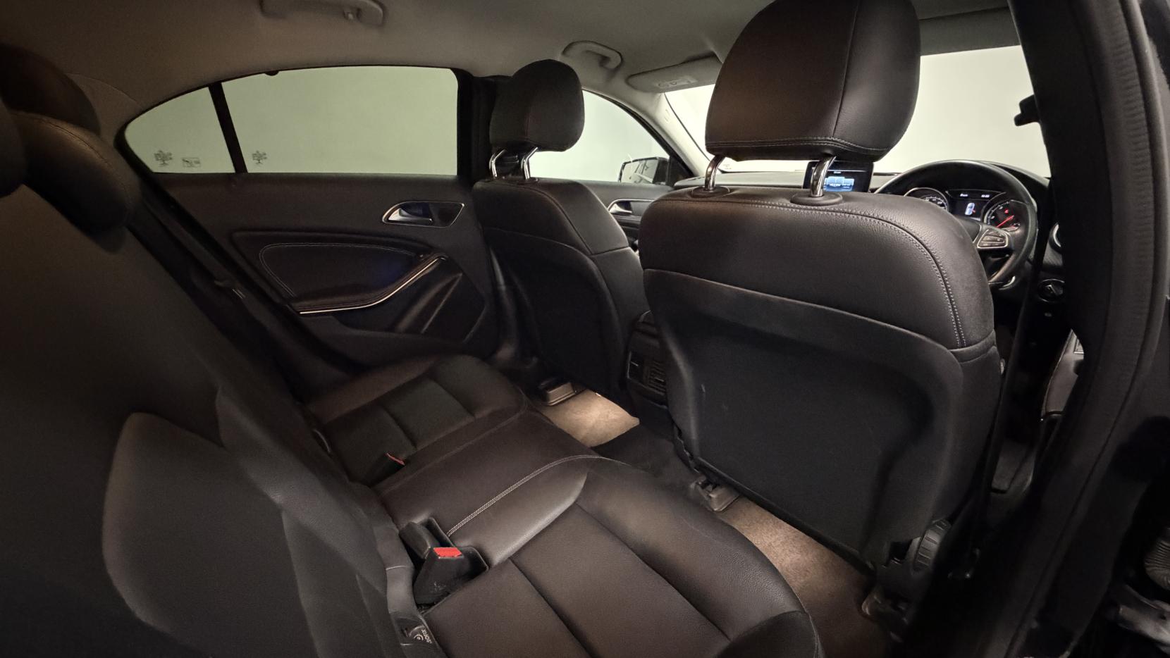 Mercedes-Benz A Class 1.5 A180d Sport (Premium) Hatchback 5dr Diesel 7G-DCT Euro 6 (s/s) (109 ps)