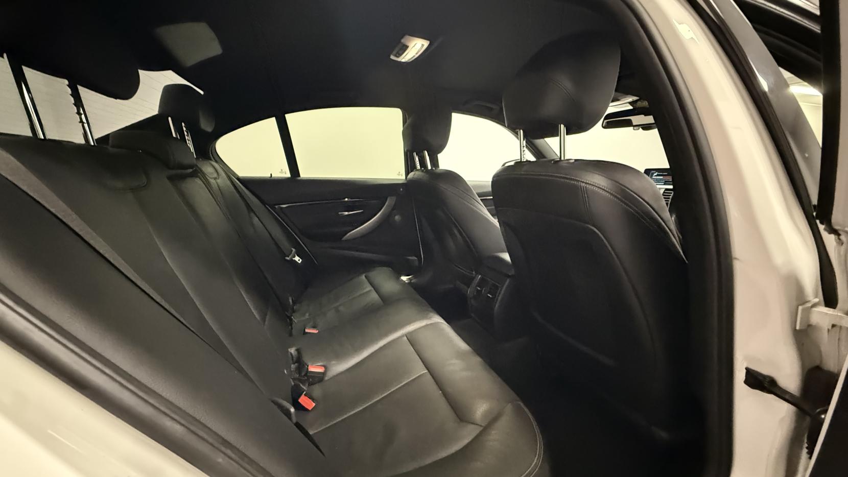 BMW 3 Series 3.0 330d M Sport Saloon 4dr Diesel Auto Euro 6 (s/s) (258 ps)