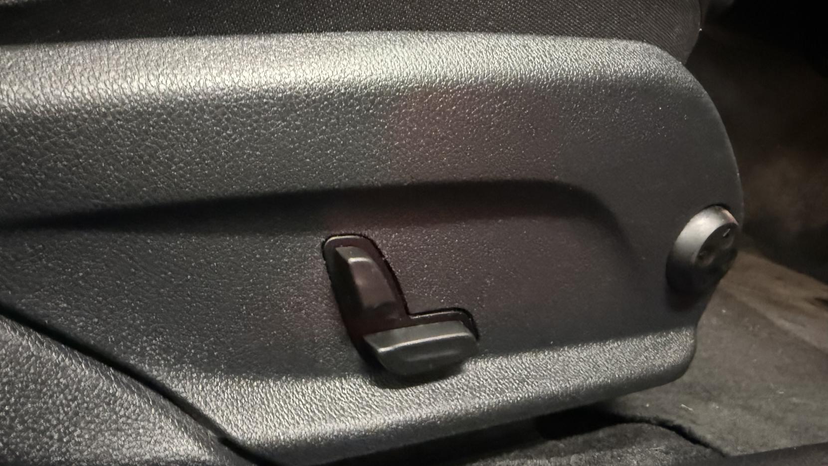 Mercedes-Benz C Class 1.6 C200d AMG Line Edition (Premium) Saloon 4dr Diesel G-Tronic+ Euro 6 (s/s) (160 ps)