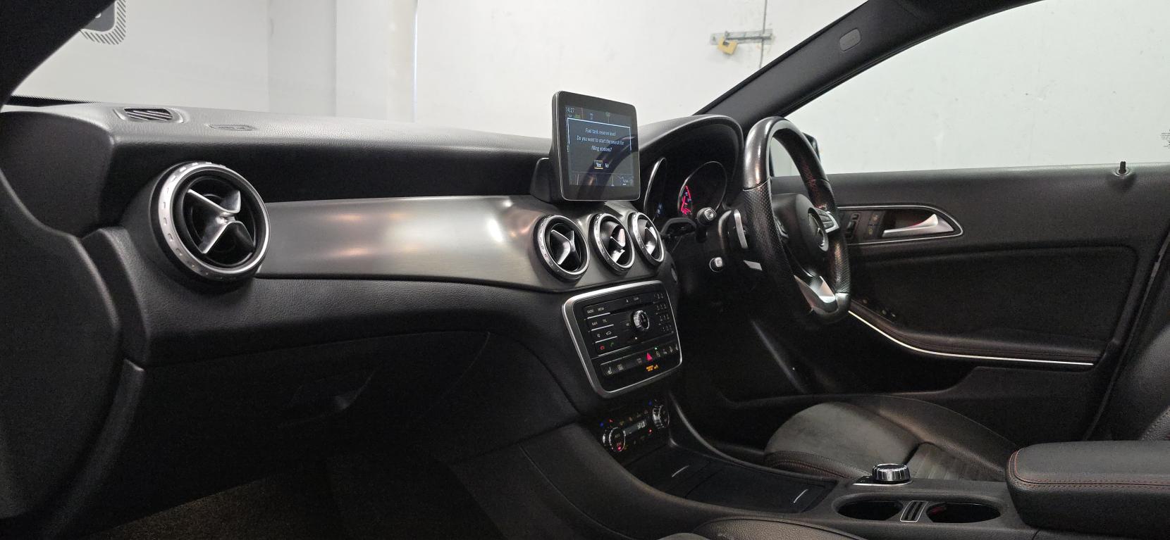 Mercedes-Benz GLA 2.1 GLA220d AMG Line (Premium Plus) SUV 5dr Diesel 7G-DCT 4MATIC Euro 6 (s/s) (177 ps)