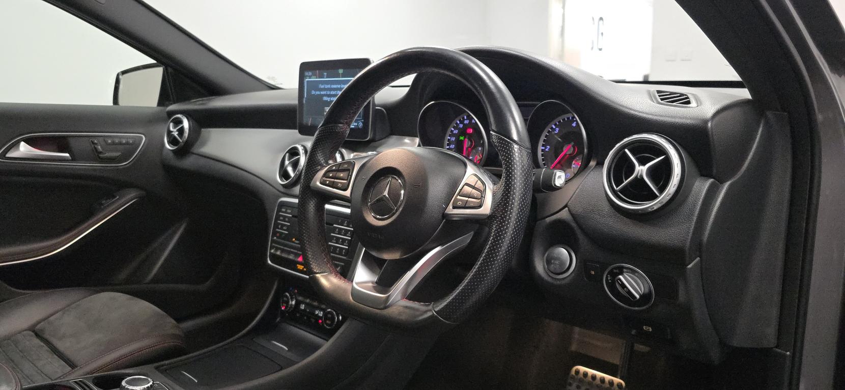 Mercedes-Benz GLA 2.1 GLA220d AMG Line (Premium Plus) SUV 5dr Diesel 7G-DCT 4MATIC Euro 6 (s/s) (177 ps)