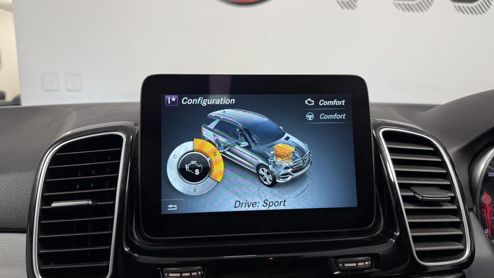 Mercedes-Benz GLE 2.1 GLE250d AMG Line (Premium) SUV 5dr Diesel G-Tronic 4MATIC Euro 6 (s/s) (204 ps)