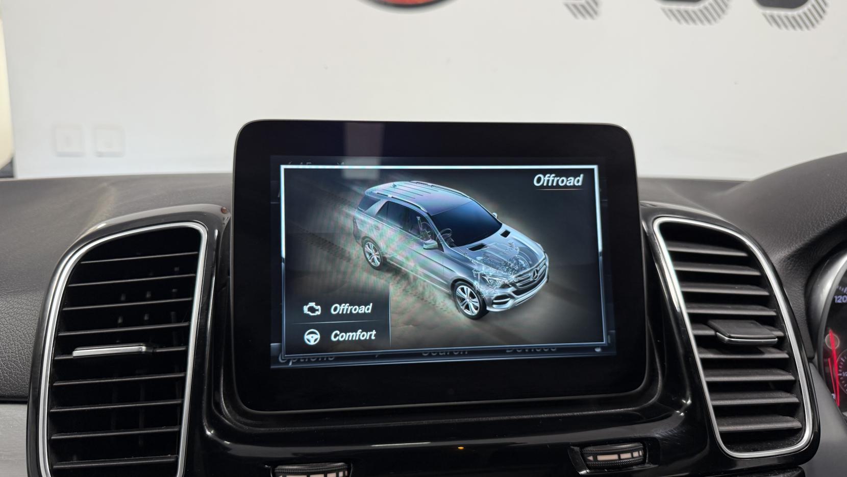 Mercedes-Benz GLE 2.1 GLE250d AMG Line (Premium) SUV 5dr Diesel G-Tronic 4MATIC Euro 6 (s/s) (204 ps)