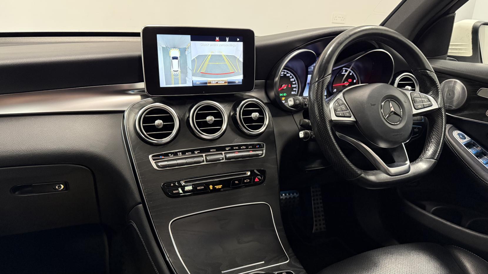 Mercedes-Benz GLC 3.0 GLC350d V6 AMG Line (Premium Plus) SUV 5dr Diesel G-Tronic 4MATIC Euro 6 (s/s) (258 ps)