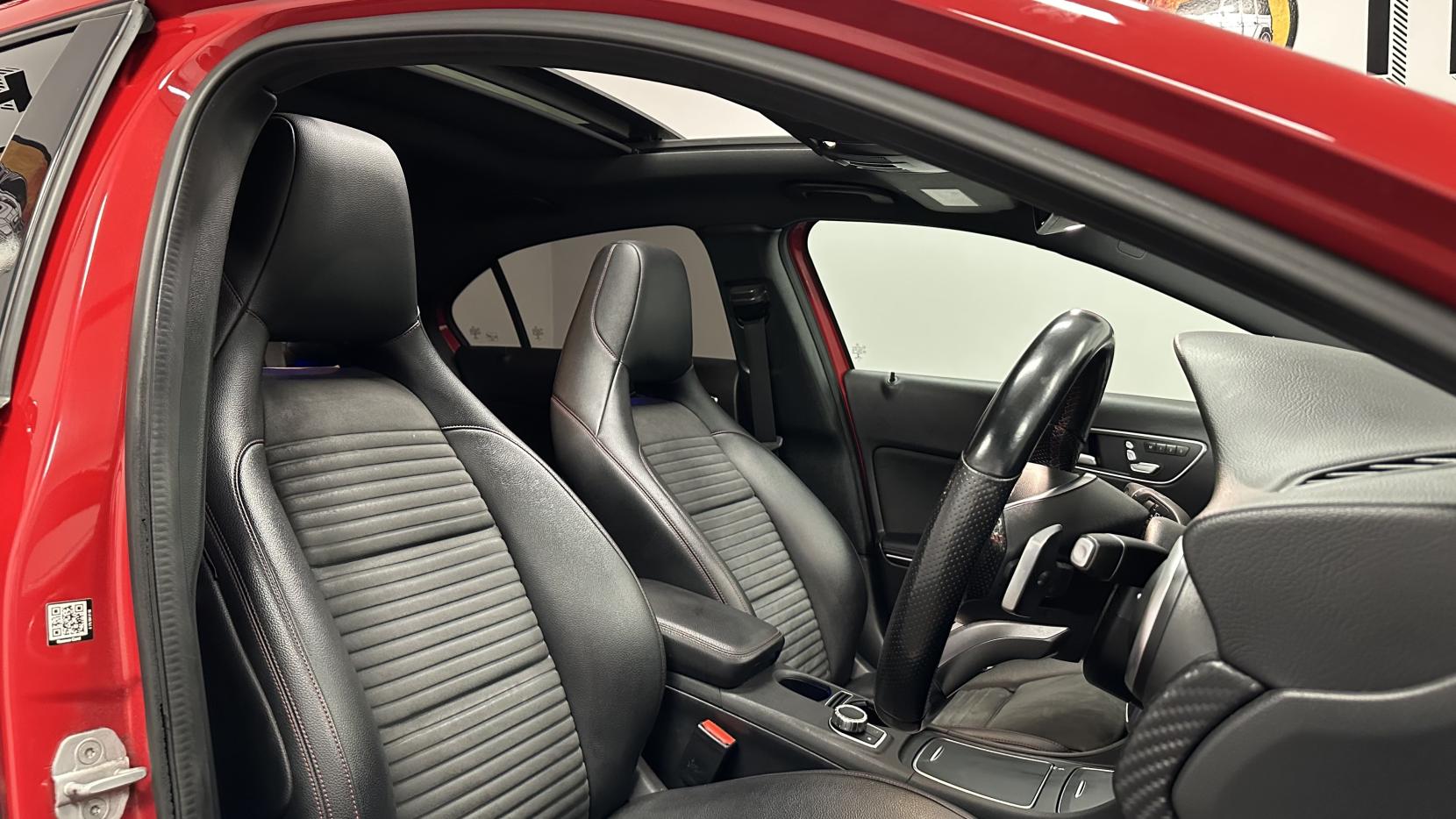 Mercedes-Benz A Class 2.1 A200d AMG Line (Premium Plus) Hatchback 5dr Diesel 7G-DCT Euro 6 (s/s) (136 ps)