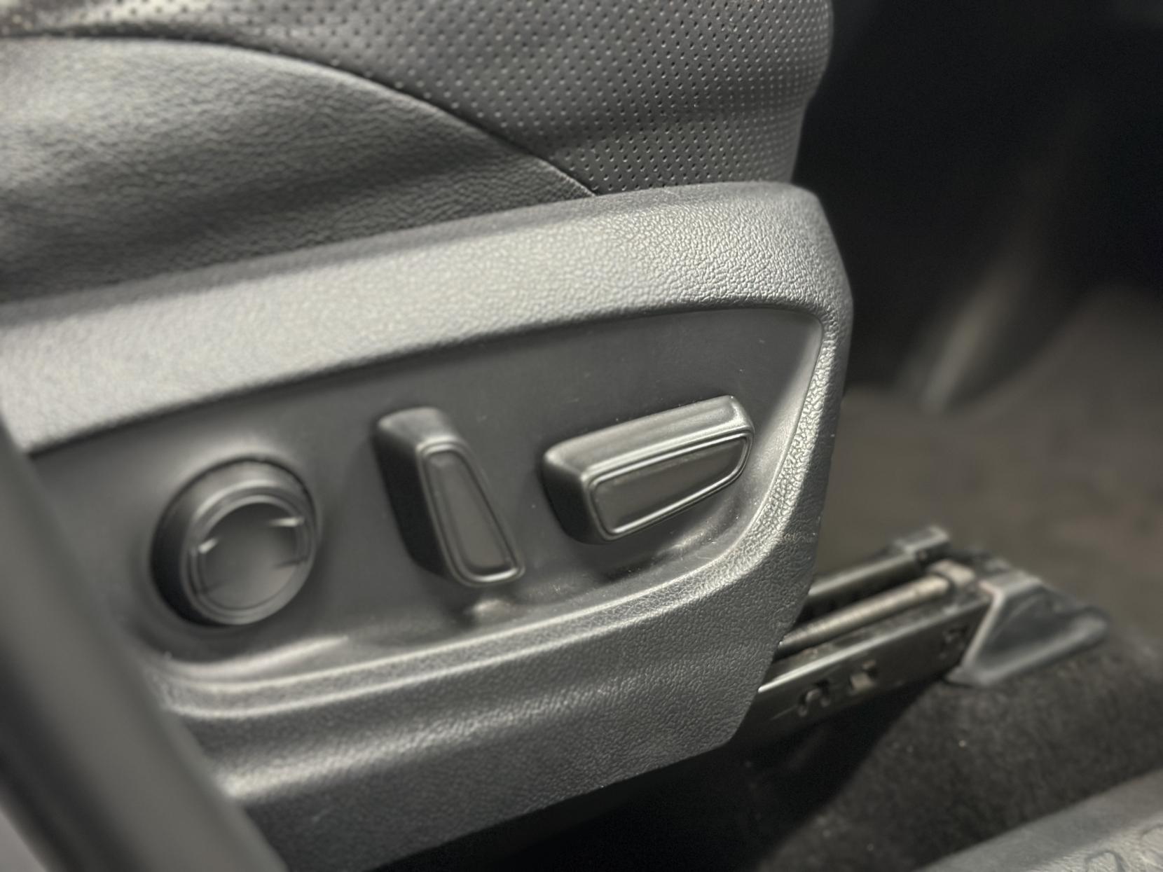 Toyota C-HR 1.8 VVT-h Excel SUV 5dr Petrol Hybrid CVT Euro 6 (s/s) (122 ps)