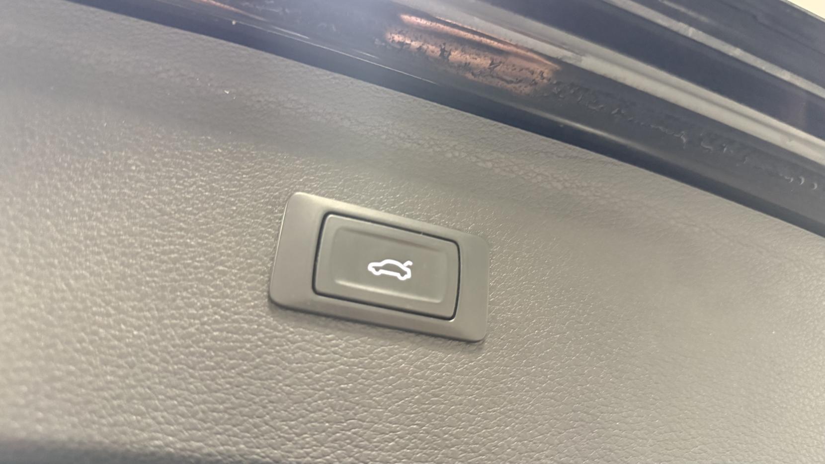 Audi Q5 2.0 TDI S line SUV 5dr Diesel S Tronic quattro Euro 6 (s/s) (190 ps)