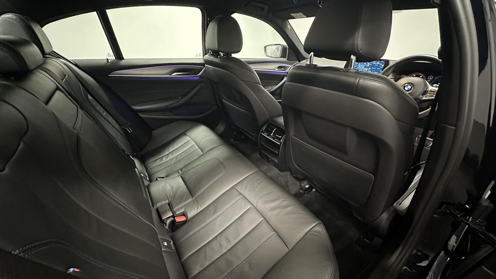 BMW 5 Series 3.0 540i M Sport Saloon 4dr Petrol Auto xDrive Euro 6 (s/s) (340 ps)