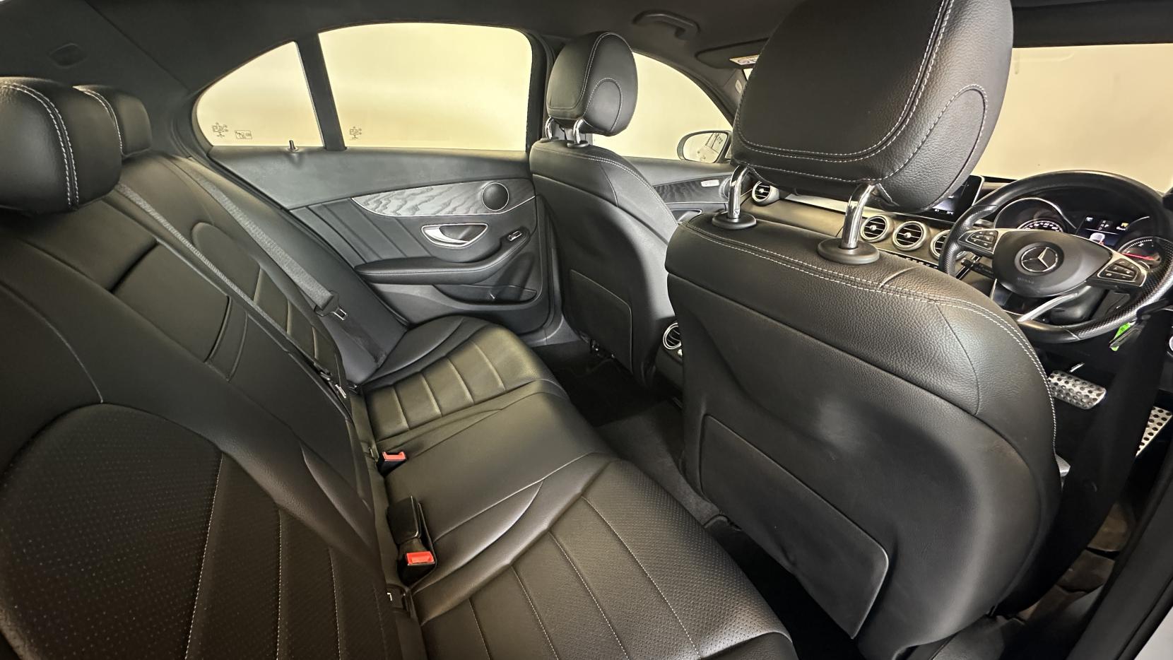 Mercedes-Benz C Class 2.1 C220d AMG Line Saloon 4dr Diesel G-Tronic+ Euro 6 (s/s) (170 ps)