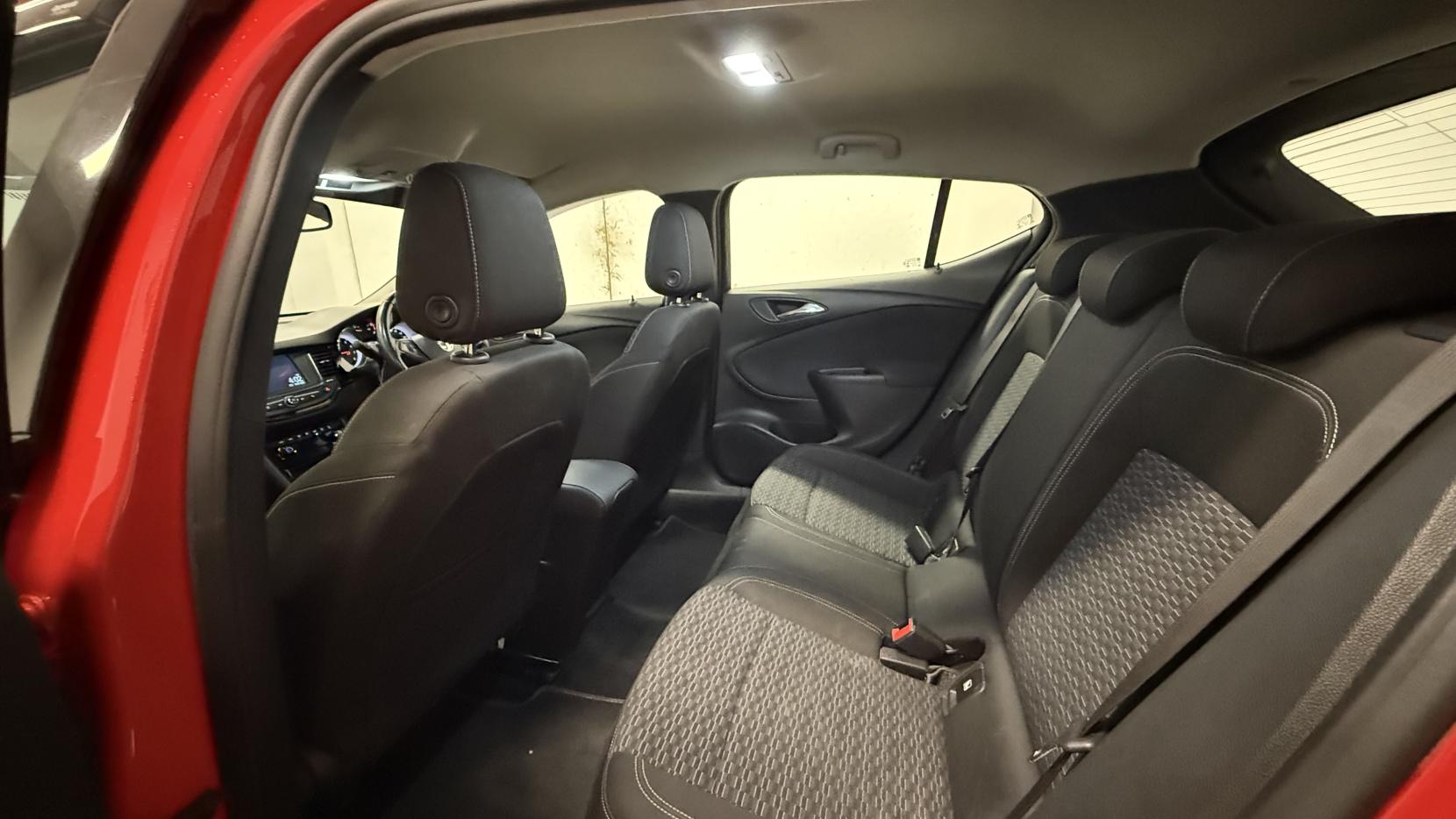 Vauxhall Astra 1.6i Turbo SRi Hatchback 5dr Petrol Manual Euro 6 (s/s) (200 ps)