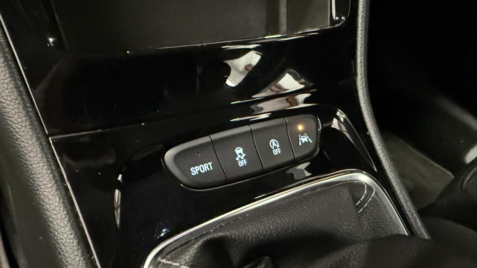 Vauxhall Astra 1.6i Turbo SRi Hatchback 5dr Petrol Manual Euro 6 (s/s) (200 ps)