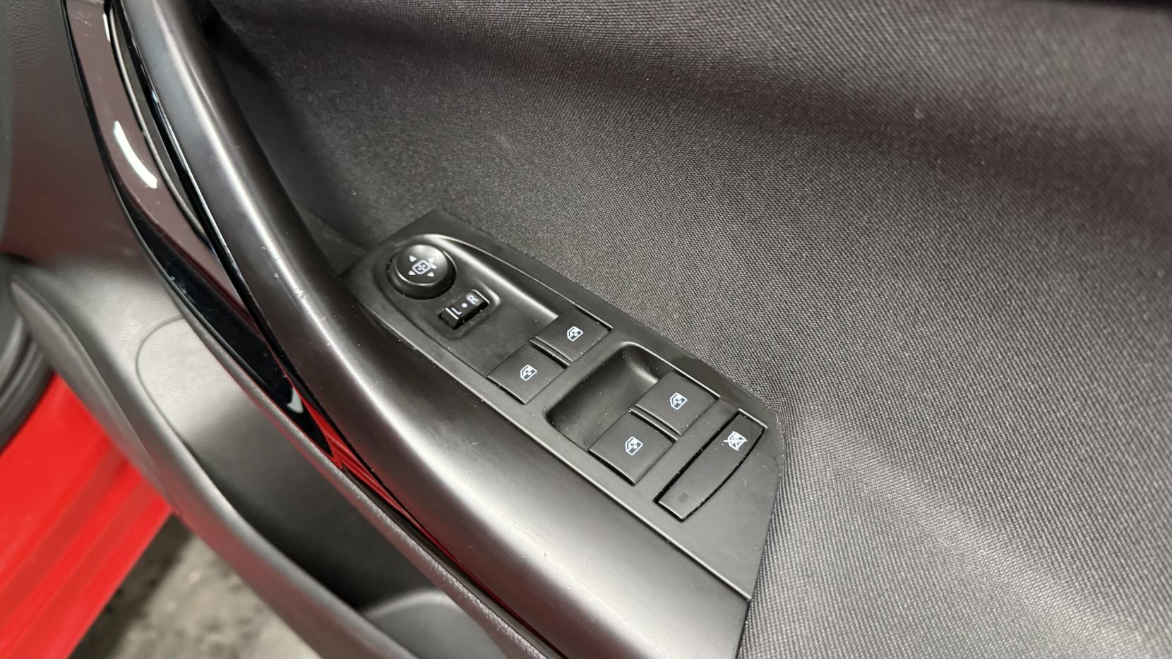 Vauxhall Astra 1.6i Turbo SRi Hatchback 5dr Petrol Manual Euro 6 (s/s) (200 ps)