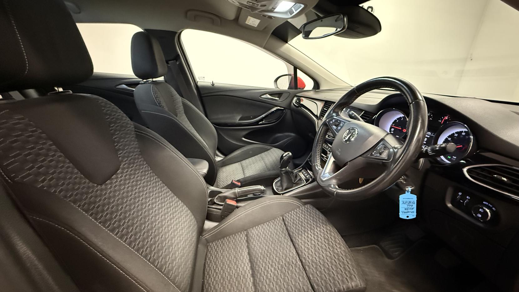 Vauxhall Astra 1.6i Turbo SRi Hatchback 5dr Petrol Manual Euro 6 (s/s) (200 ps)